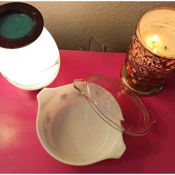 Pyrex Vintage Floral Print Green/White 1 1/2 Pint Casserole Ovenwear Dish & Lid - Picture 2 of 9